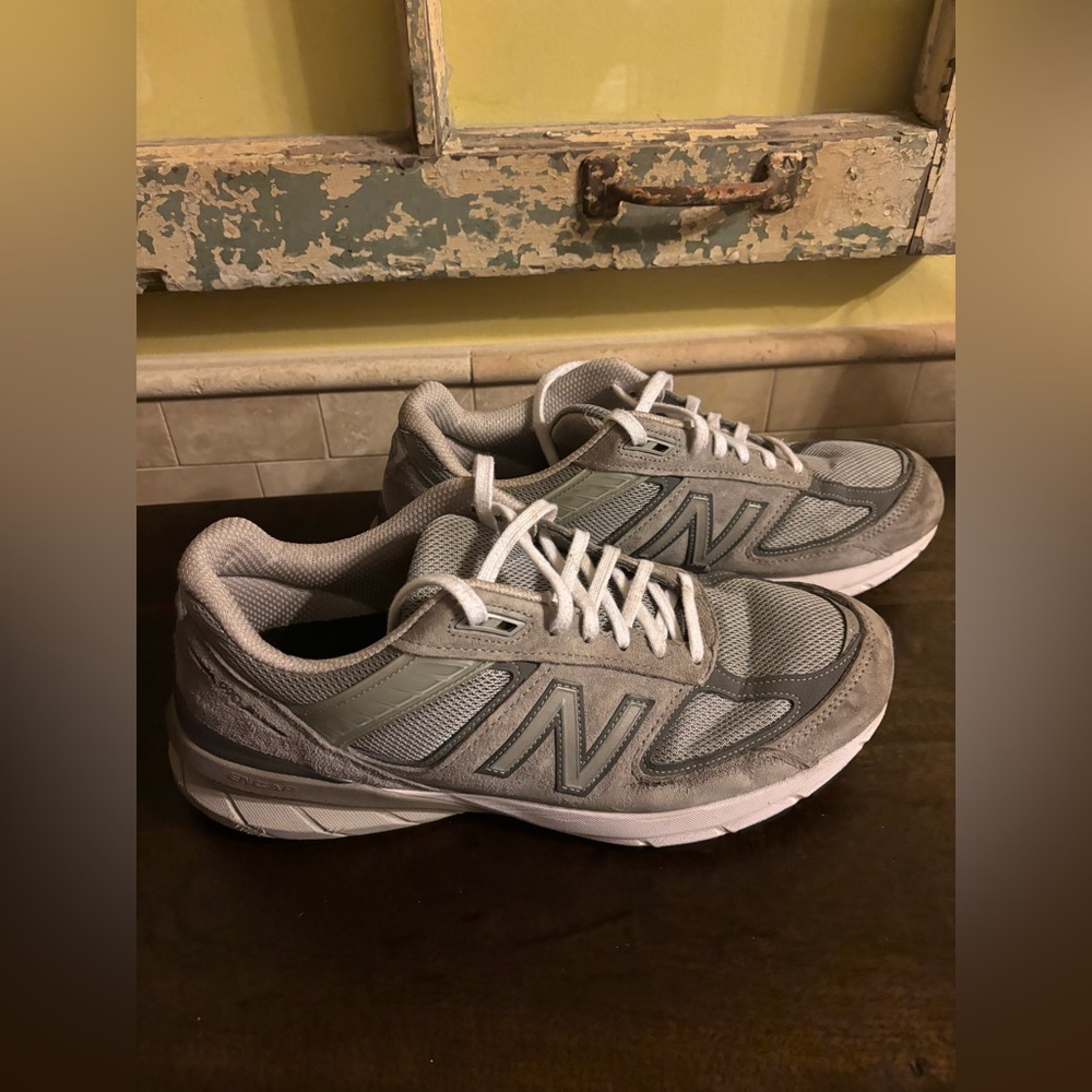 New Balance Men's Gray and White Sneakers - Picture 2 of 6